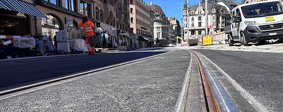 Trams fahren wieder über den Marktplatz, halten aber noch nicht