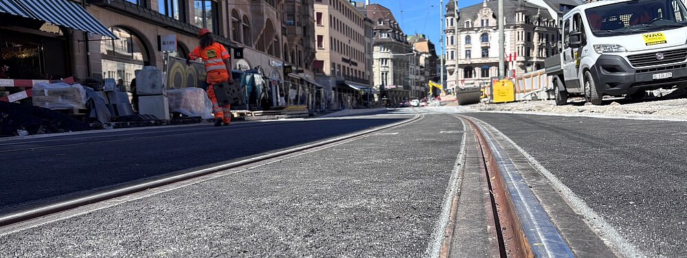 Trams fahren wieder über den Marktplatz, halten aber noch nicht